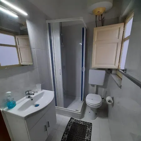 Makella Guest house Marineo